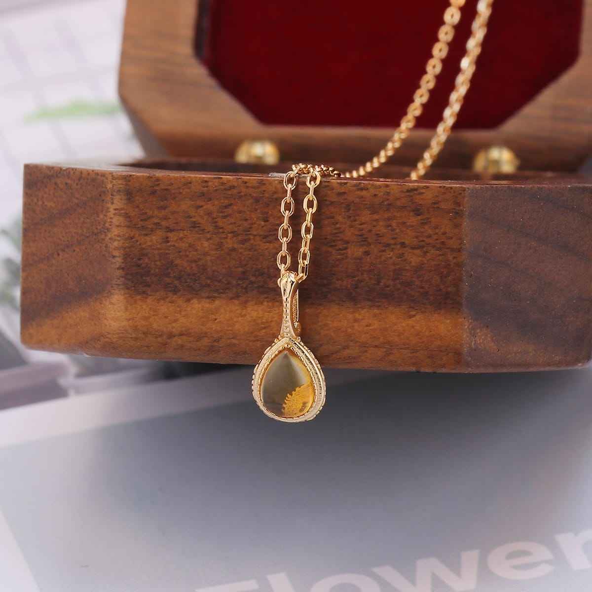 amber pendant necklace