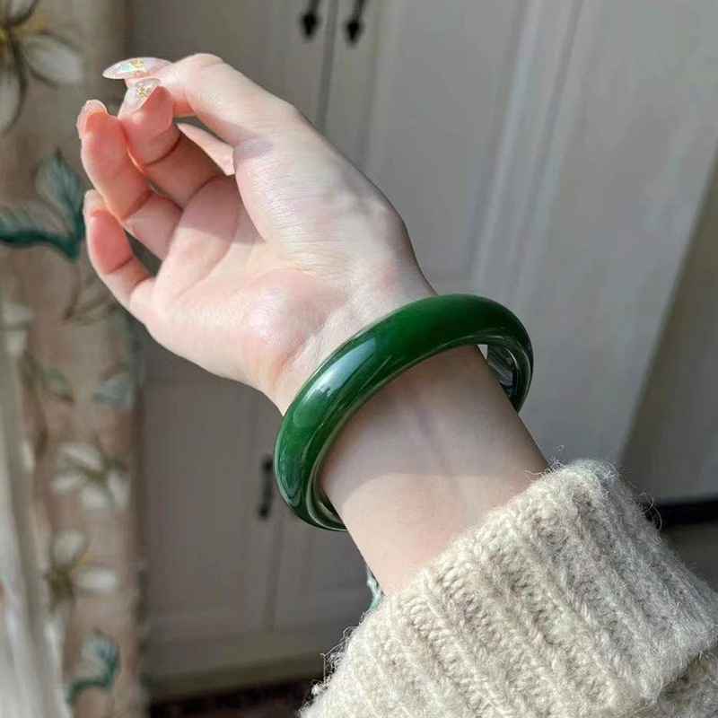 jade bangle