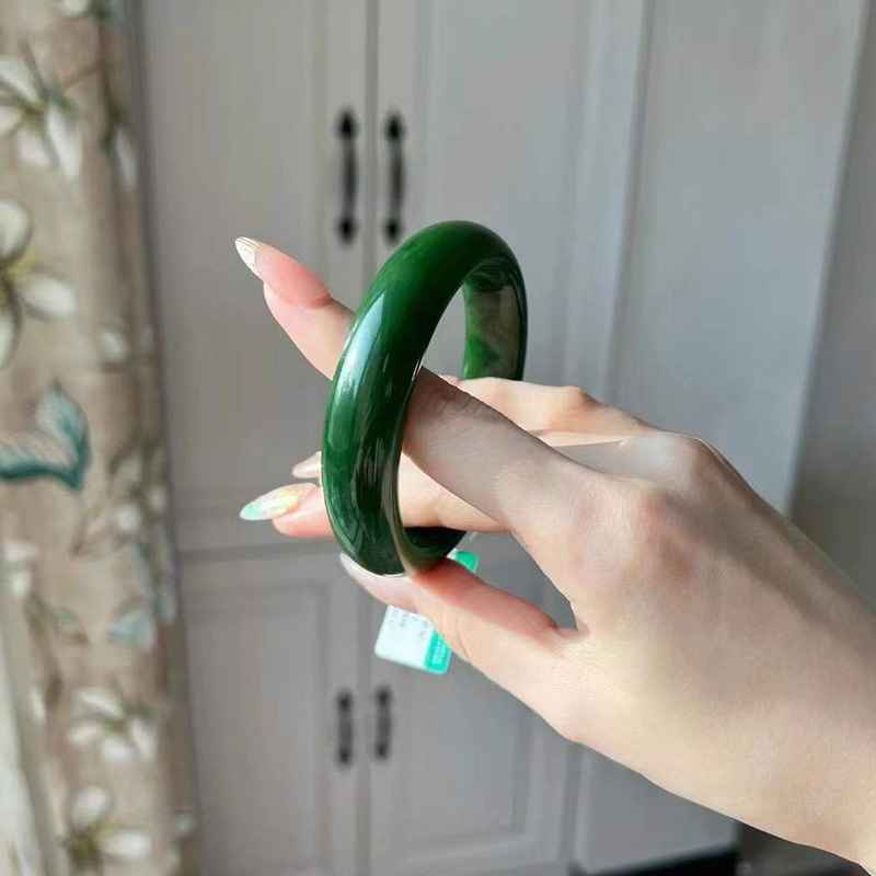 jade bangle