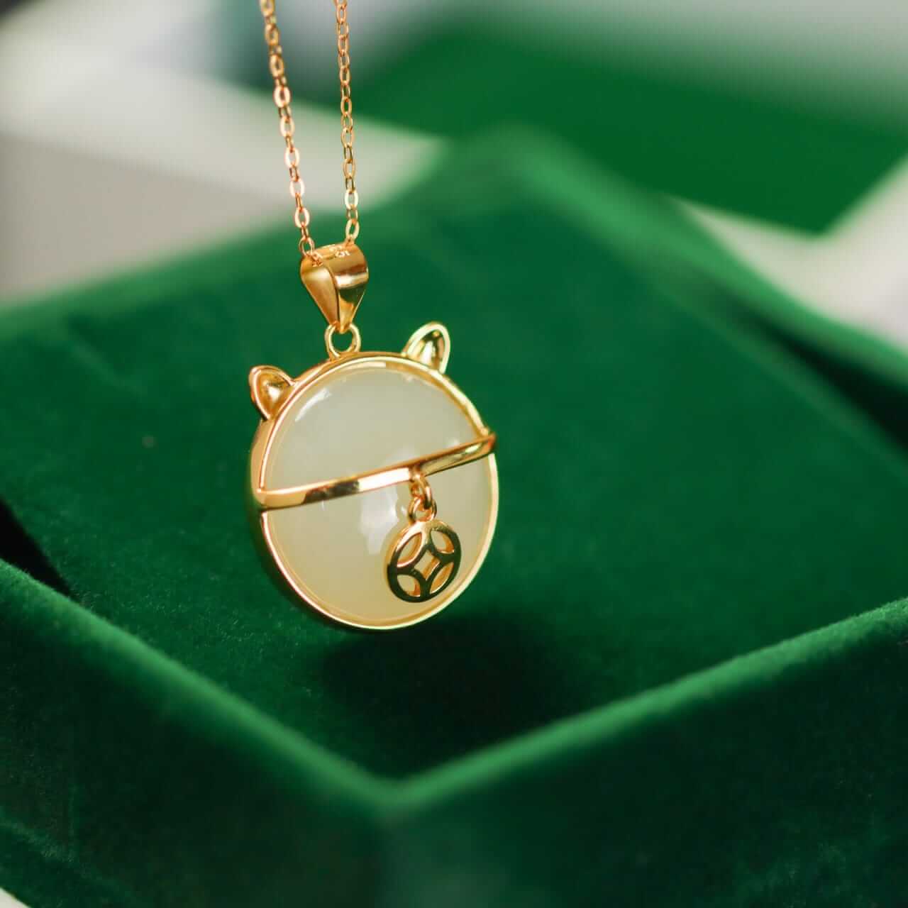 Feng Shui Coin Necklace - Lucky Cat Jade Pendant Necklace