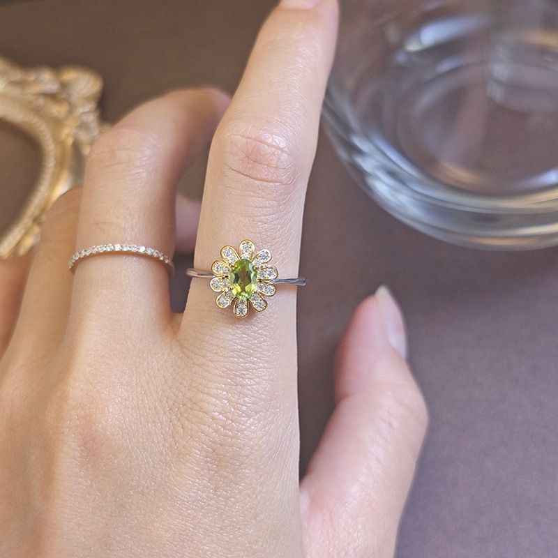 Peridot Rings - Silver Flower Ring