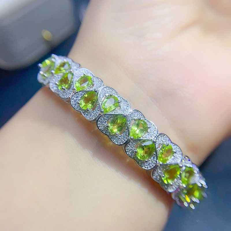 Peridot Bangle Bracelet in 925 Sterling Silver - Heart Bracelet