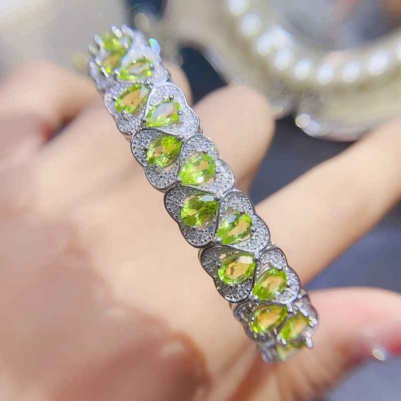 Peridot Bangle Bracelet in 925 Sterling Silver - Heart Bracelet