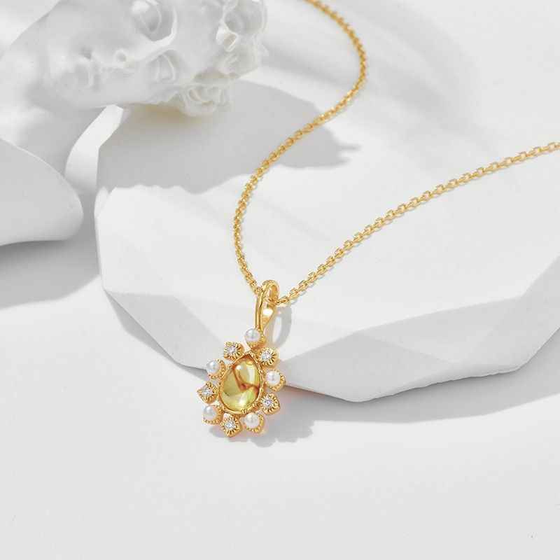  Amber Stone Necklace in 925 Sterling Silver - Flower Pendant Necklace